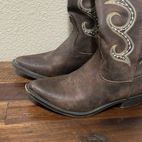American Rag Western Cowboy Cowgirl Chocolate brown Faux Leather Rodeo Boots 7.5 - Picture 6 of 16